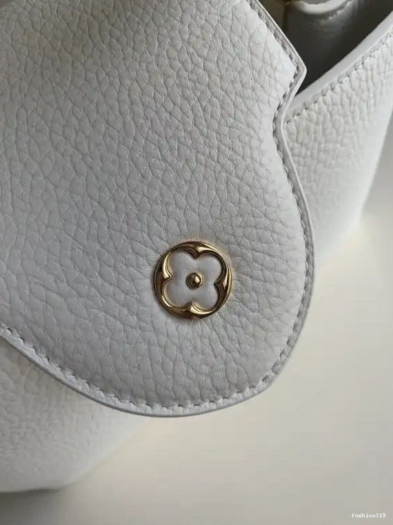 CAPUCINES BB VUITTON LOUIS 0406